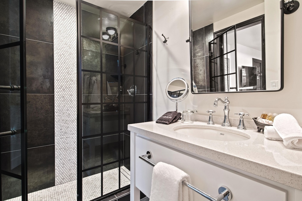 Bespoke Inn Flagstaff 46/50