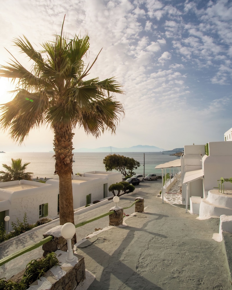 Mykonos Beach Hotel 58/65