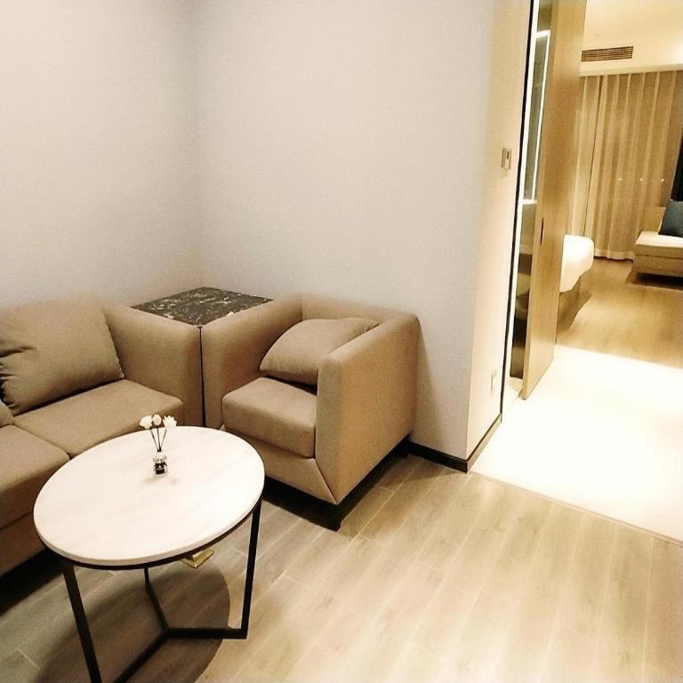 7 days premium hotel(Chongqing T3 terminal store) 39/55