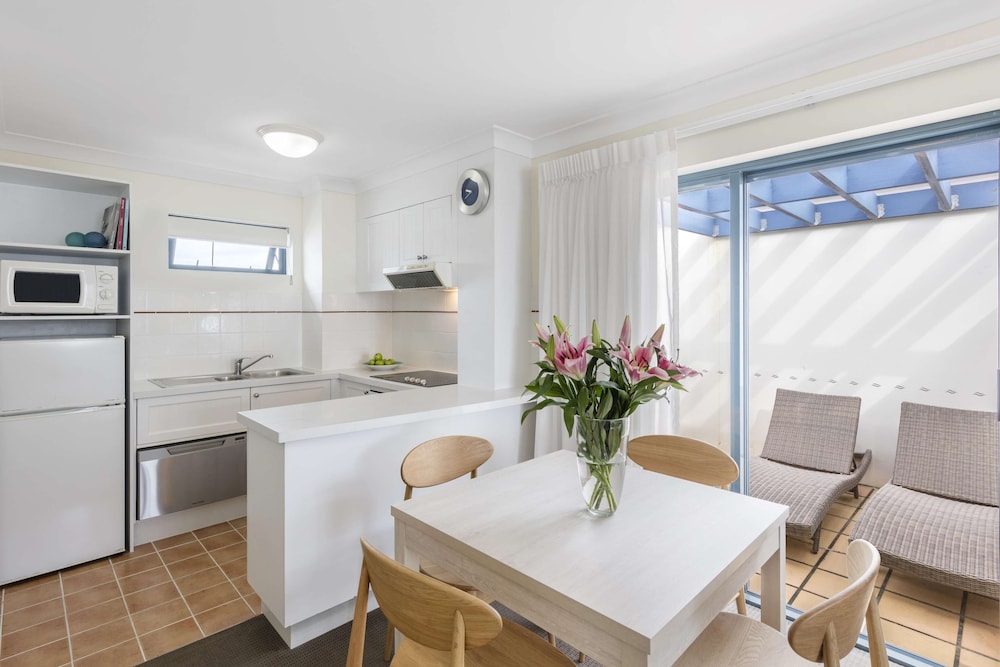 Oaks Gold Coast Calypso Plaza Suites 24/72