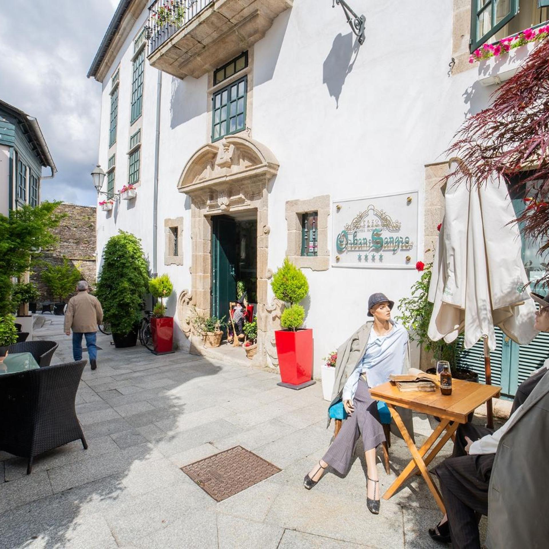 Hotel Monumento Pazo de Orbán e Sangro 38/50