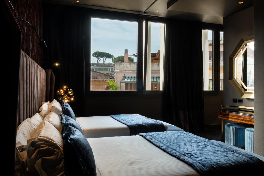 EXECUTIVE, DOUBLE BED