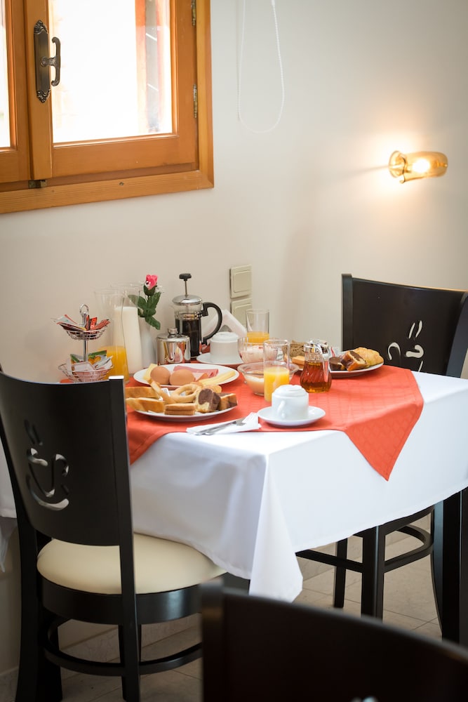 Aggelos Hotel 40/50