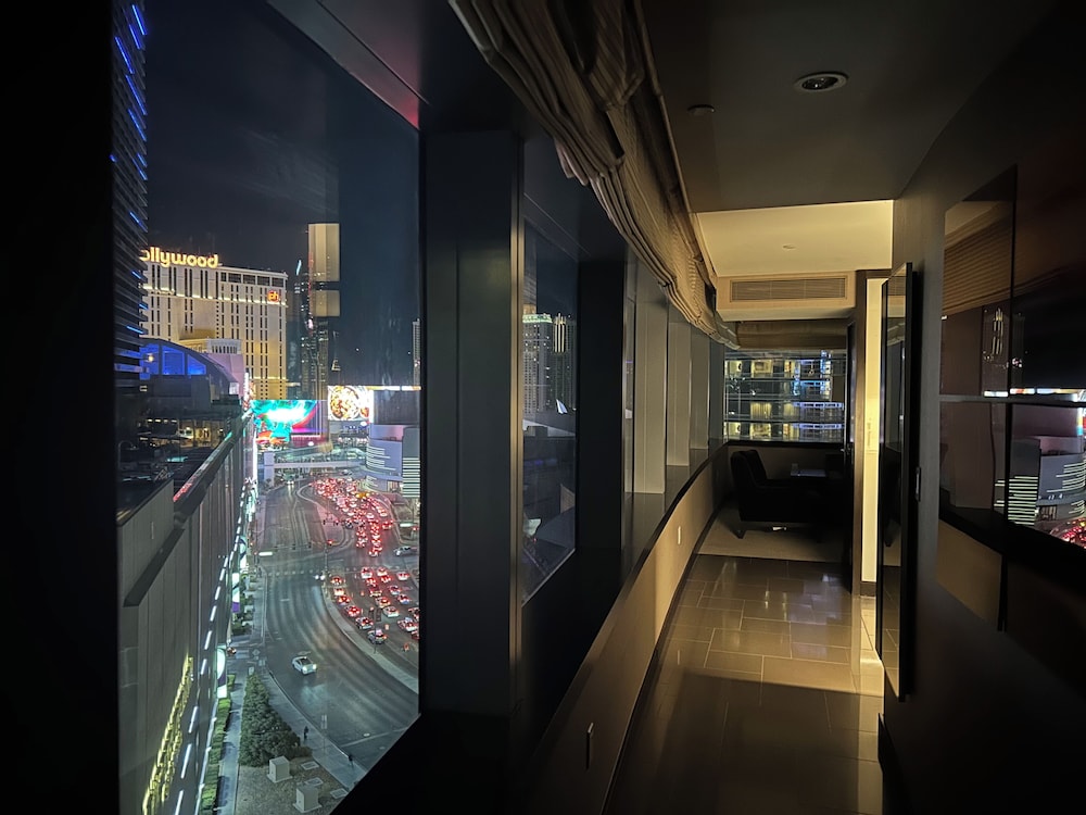 Jet Luxury At The Vdara Condo Hotel 6/70