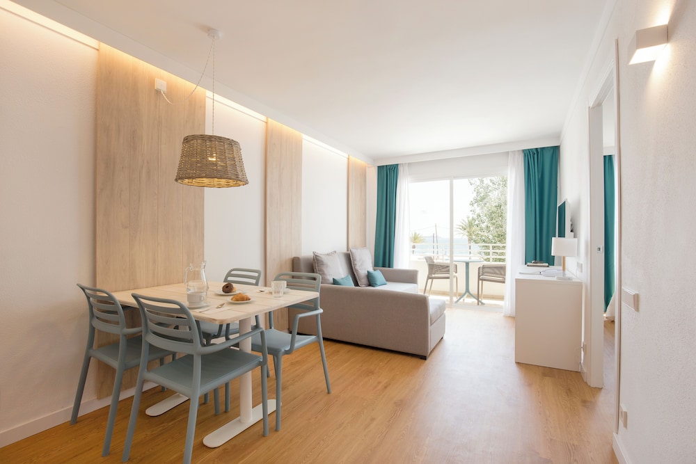 Cabot Hobby Club Apartments 29/63