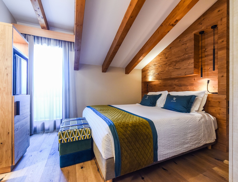 Hotel Antares 16/70
