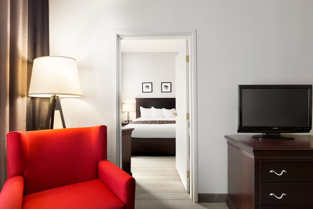 Country Inn & Suites By Radisson Kearney NE 25/37