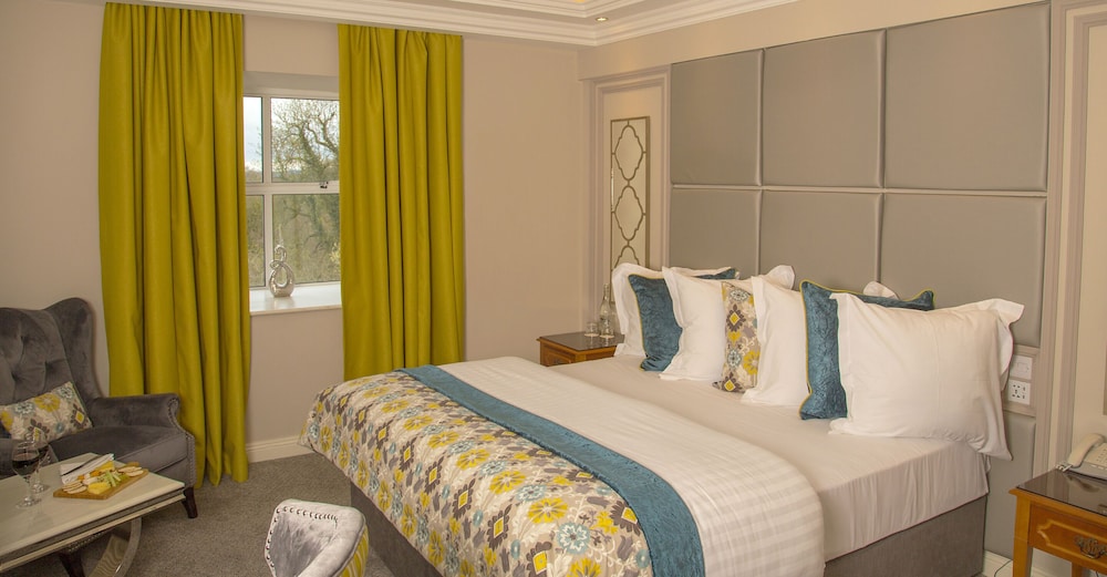 Corks Vienna Woods Hotel and Villas 30/70