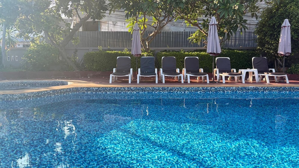 Collection O Southern Star Resort Pattaya 32/37