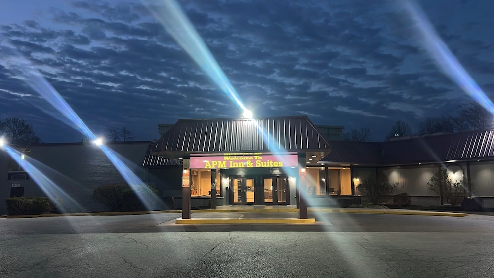 Apm Inn & Suites 3/54