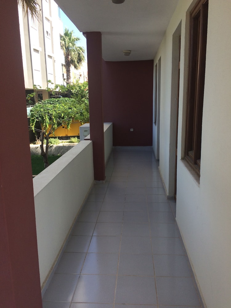 Helene Apart Hotel 40/50