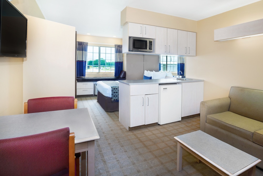 Microtel Inn And Suites Scott 22/37