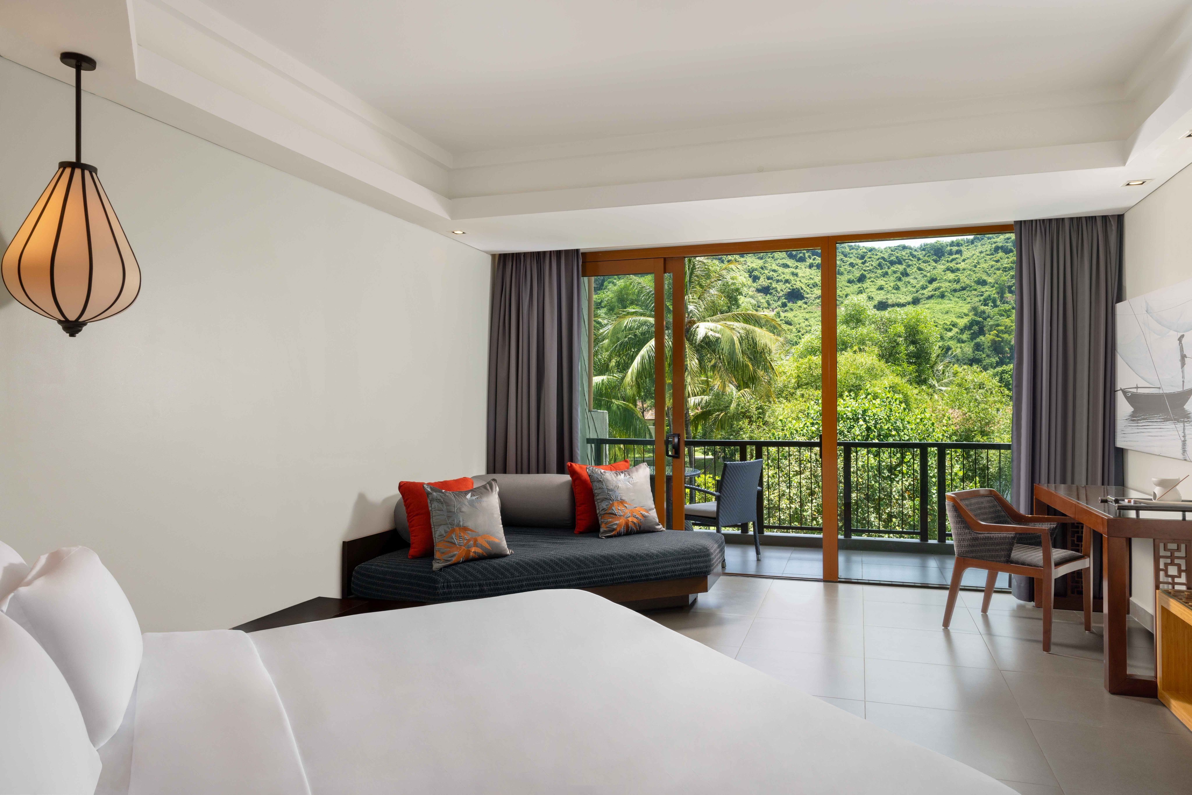 Garden Balcony King Grand