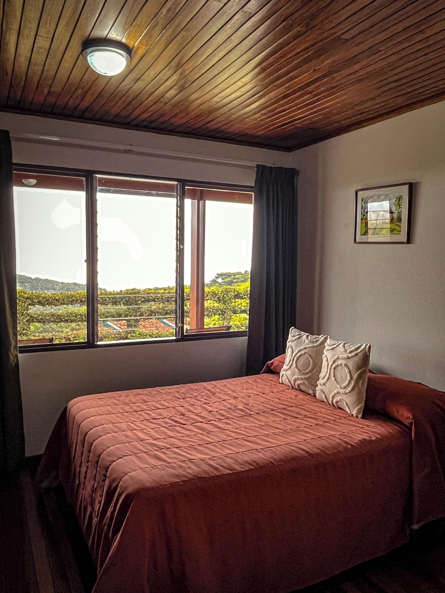 غرفة قياسية بسرير مزدوج بإطلالة على الحديقة، Hotel de Montana Monteverde 6/10