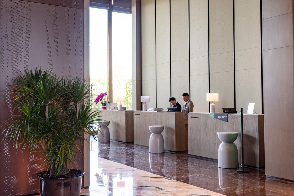 Holiday Inn Resort Maoshan Hot-Spring 8/69