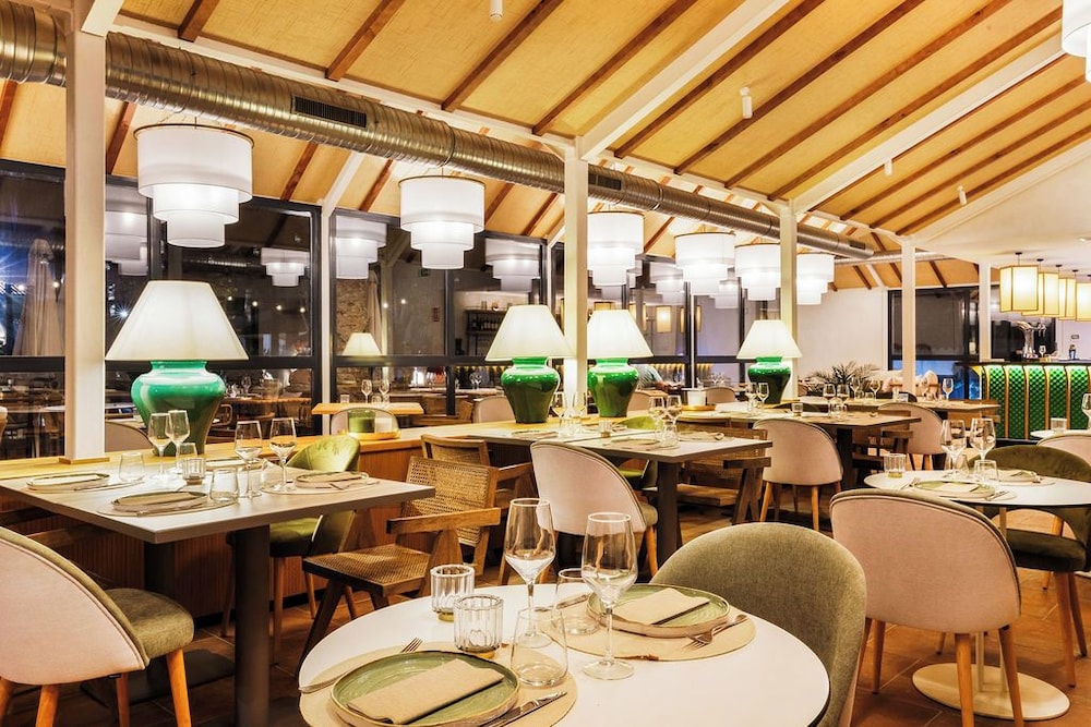 THE SUITES AT SAN ROQUE CLUB 35/50
