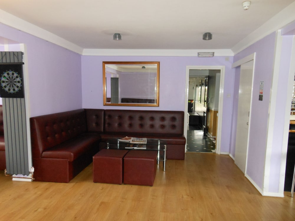 Gatwick Whitehouse Hotel 47/63