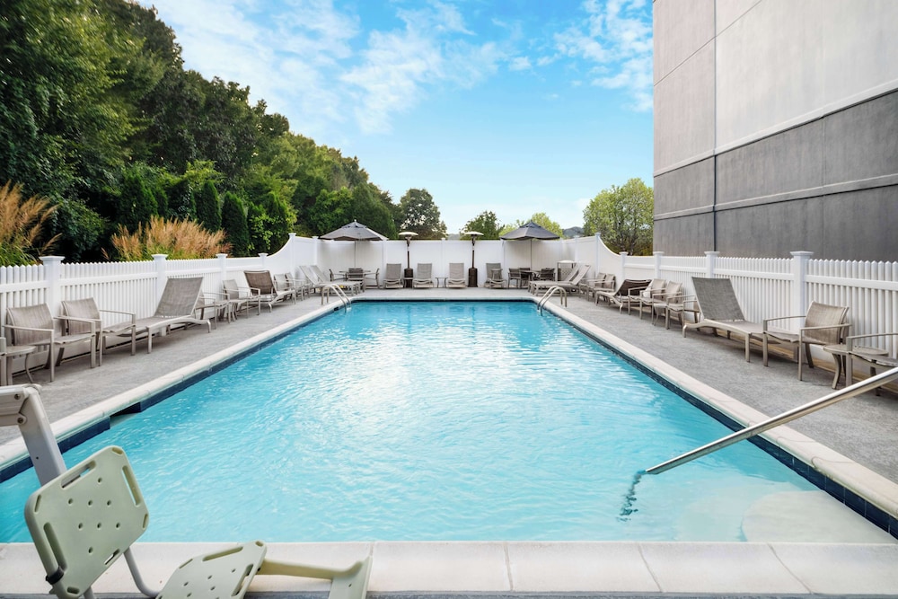 Hyatt Place Mystic 24/61