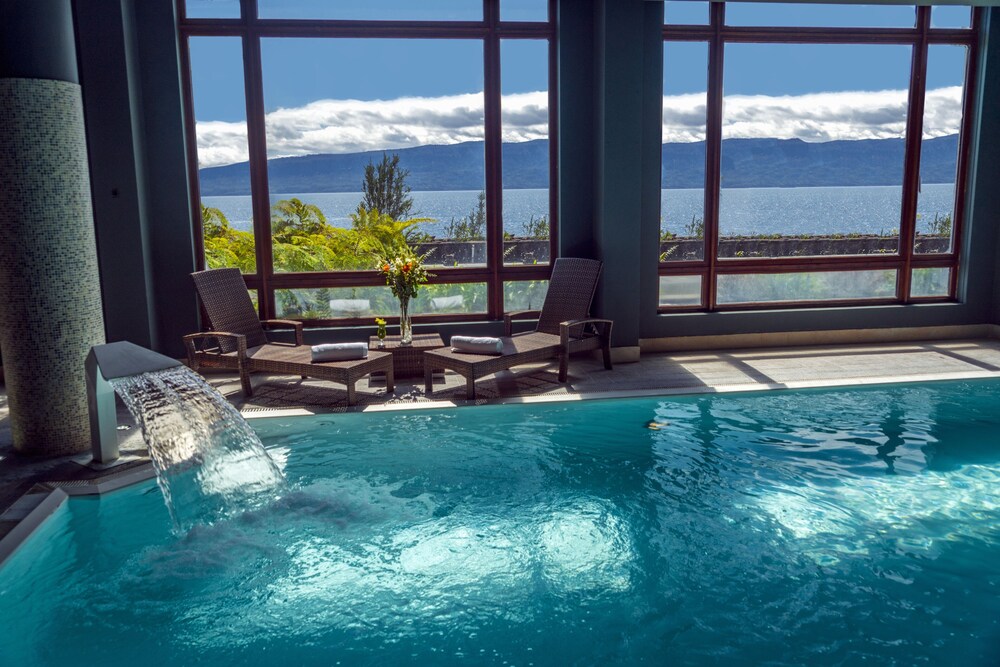 swimming pool spa