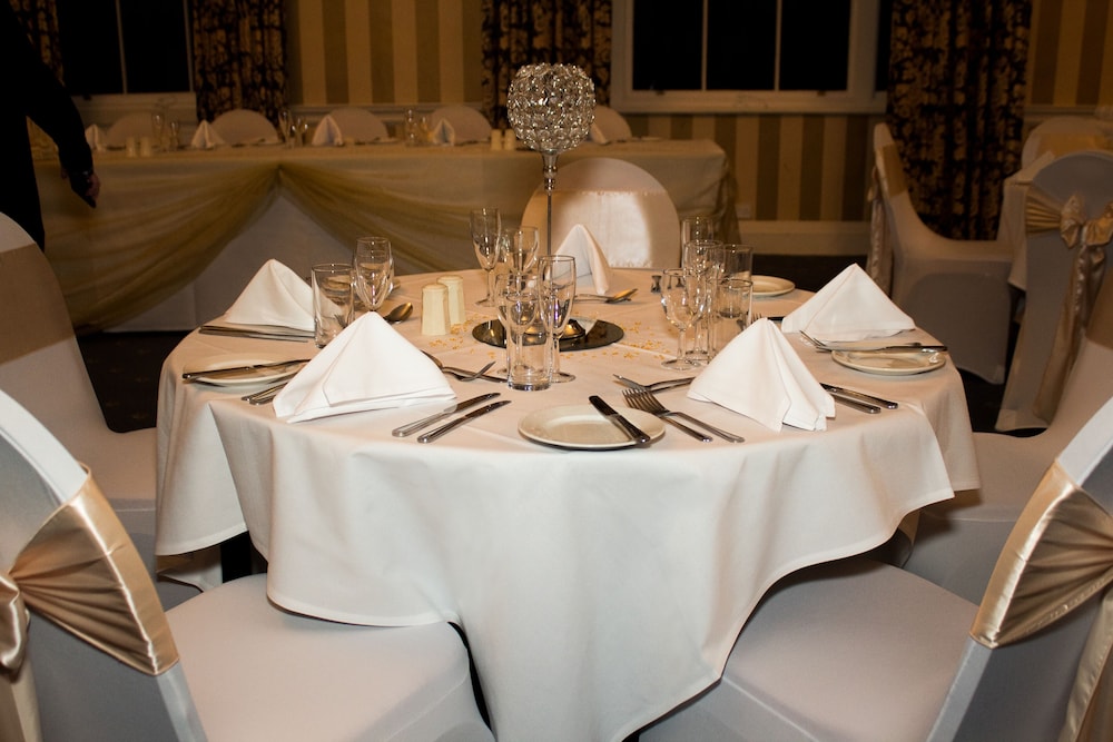Norfolk Arms Hotel 54/55