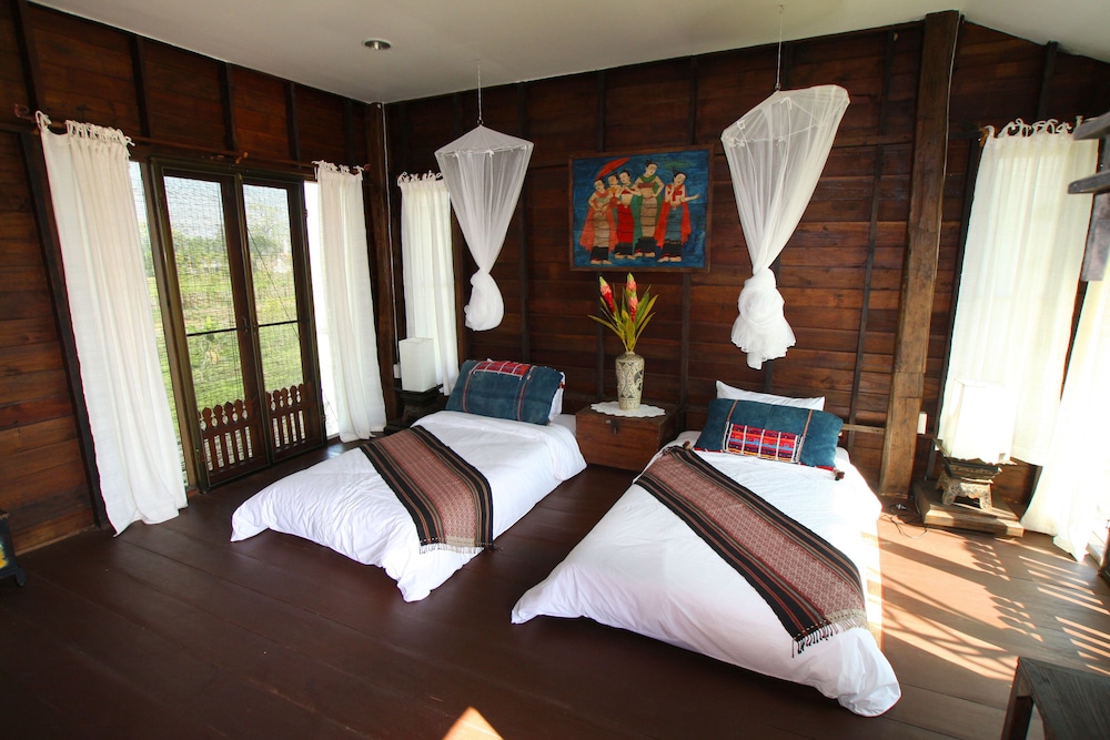 Jasmine Hill Lodge 8/50