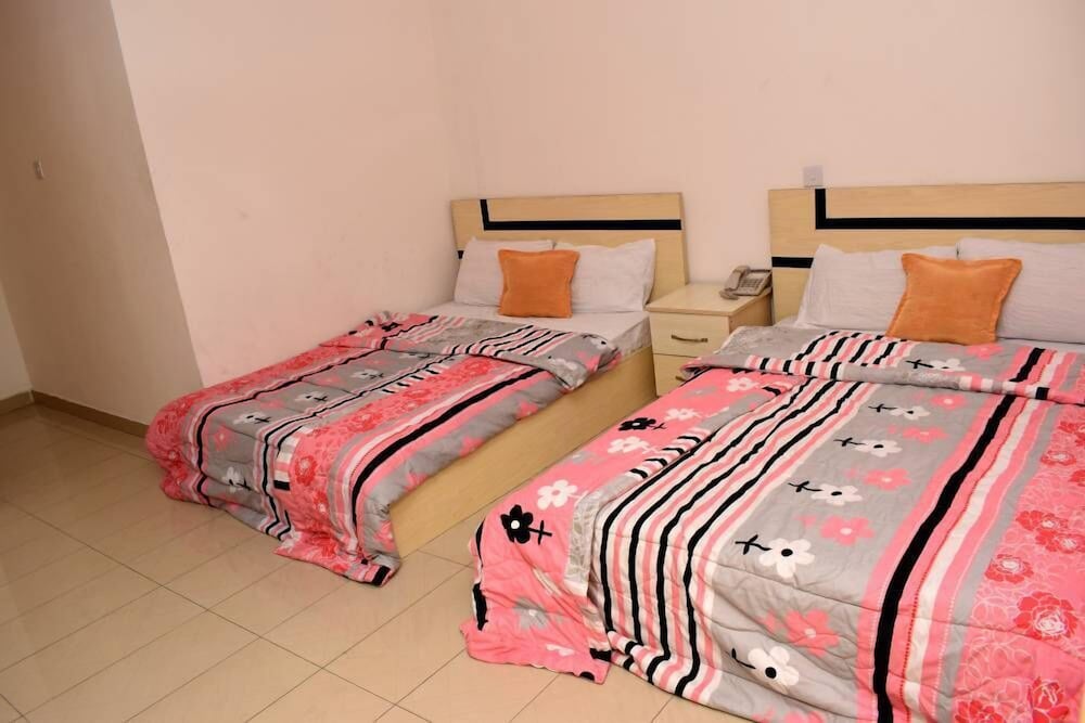 Buggatti Hotel And Suites 6/18
