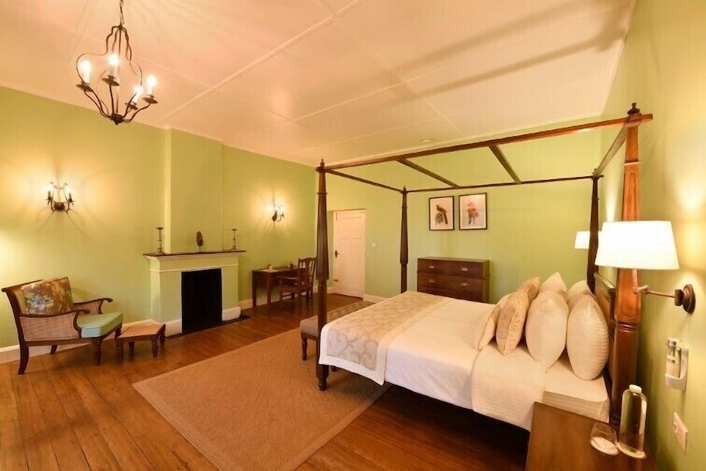Ama Stays & Trails Tea Estate Bungalows, Munnar 6/31