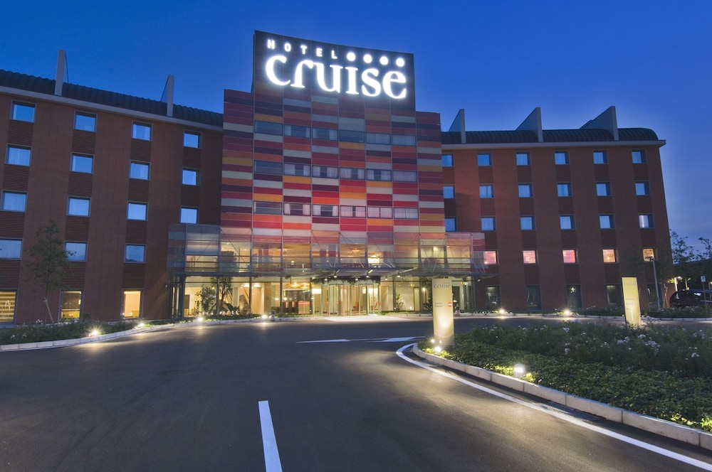 Hotel Cruise 7/73