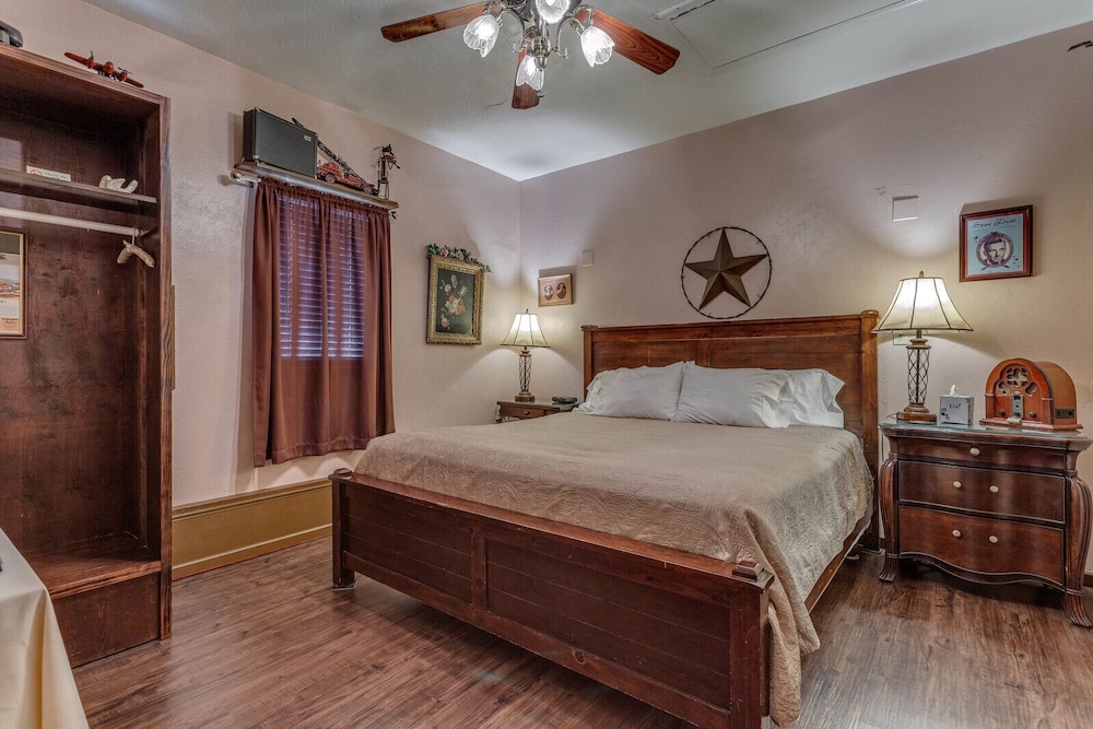 Whispering Pines Bed Amp Breakfast 19/69
