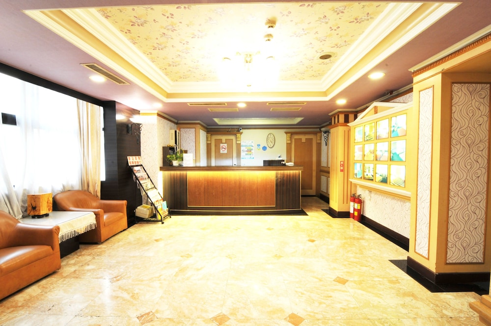 Lotus Yuan Business Hotel 4/23