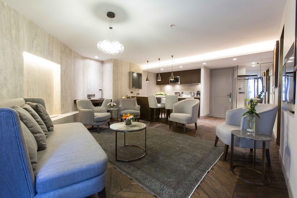 Noble22 Suites 29/39