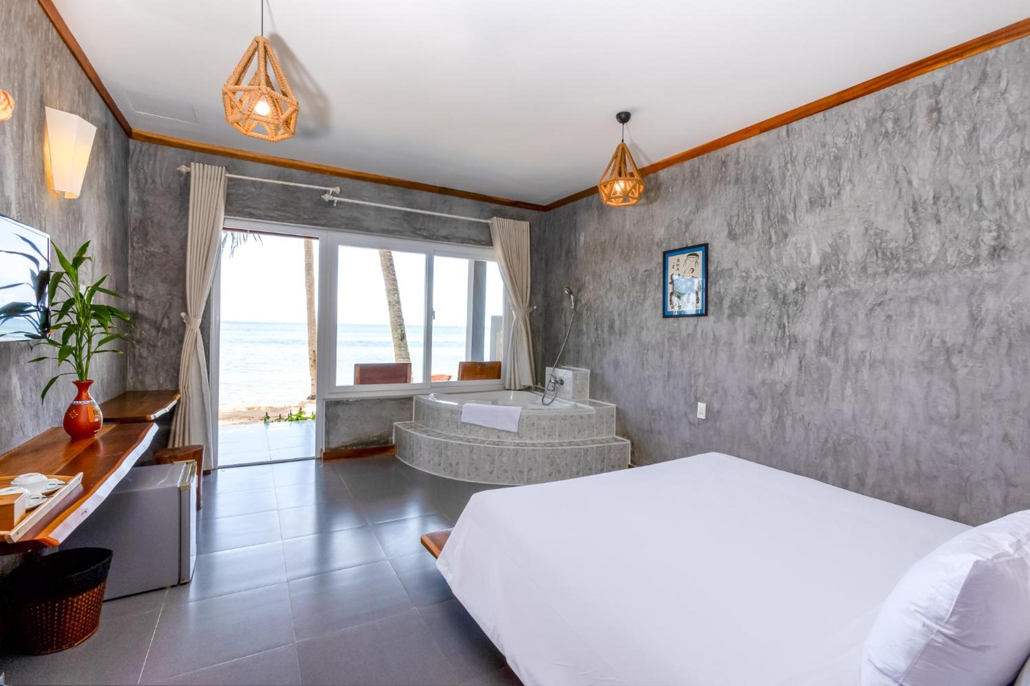 Bungalow, Beach Front