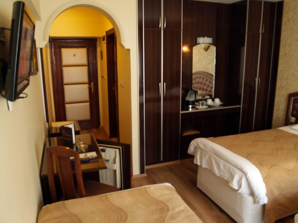 Grand Hotel Duman 11/24