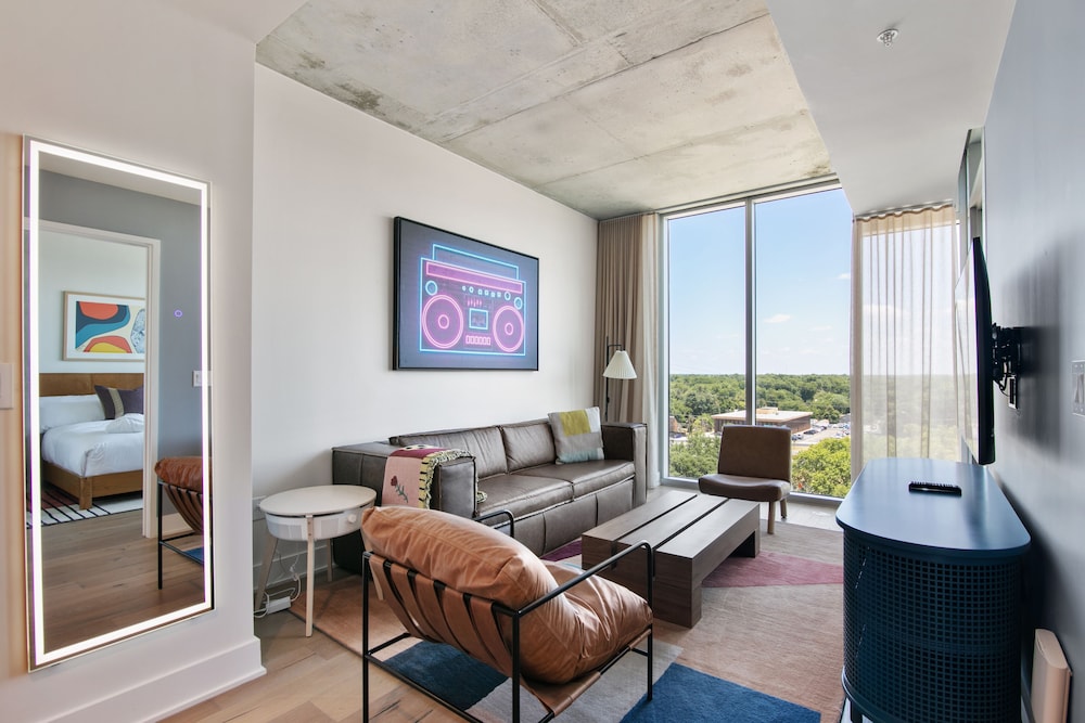 Austin Condo Hotel 30/49