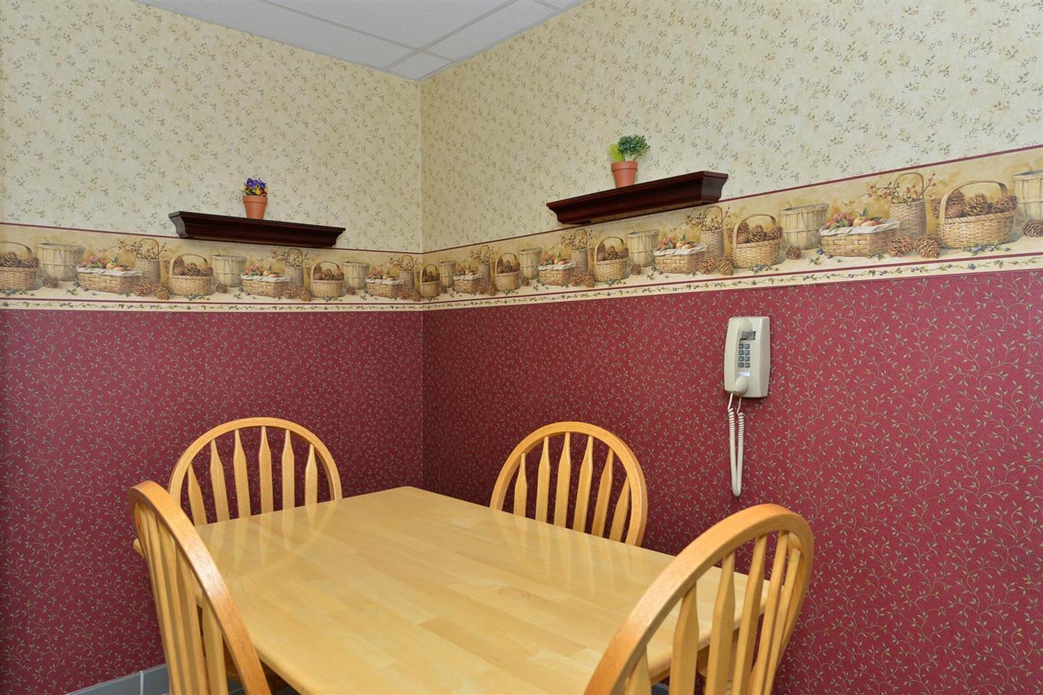 Americas Best Value Inn Kalispell Mt 17/19