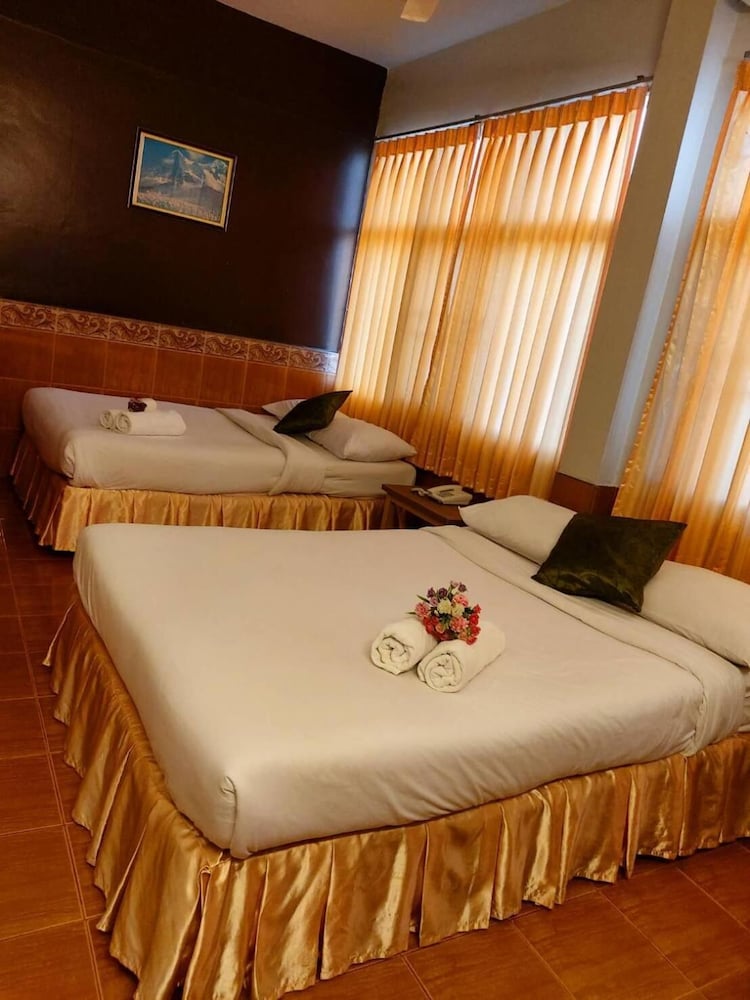 SURIWONG CHUMPHON HOTEL 39/59