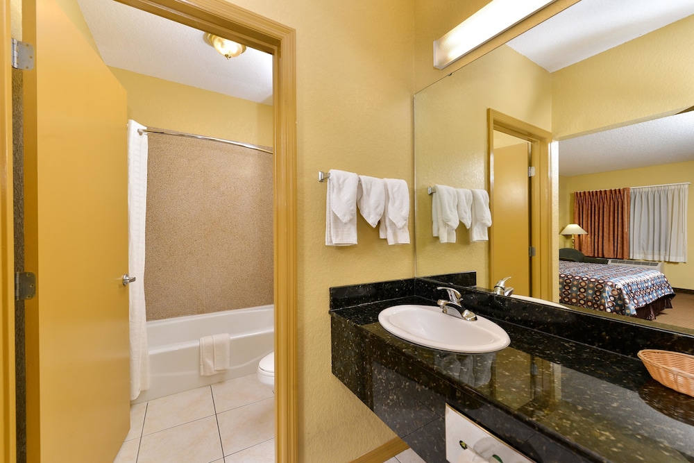Americas Best Value Inn Starke 9/14