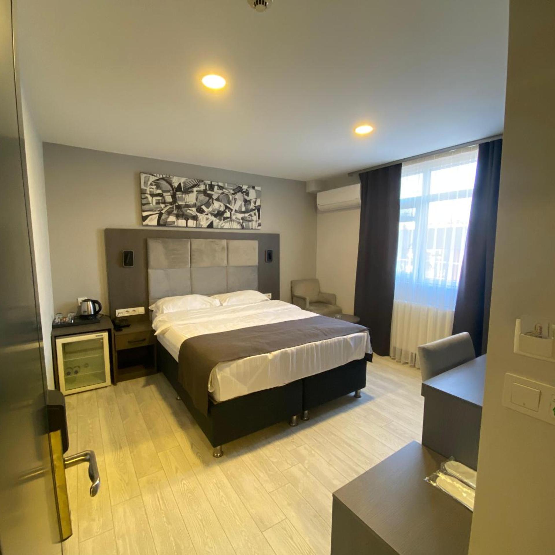 Standard, Double or Twin Bed