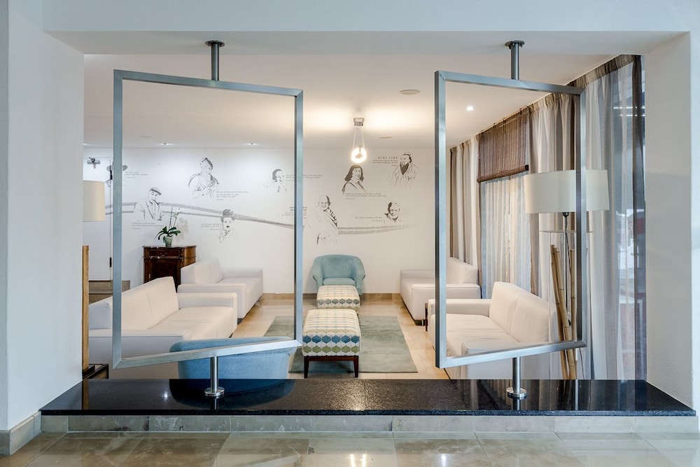 Carvi Beach Hotel 32/78