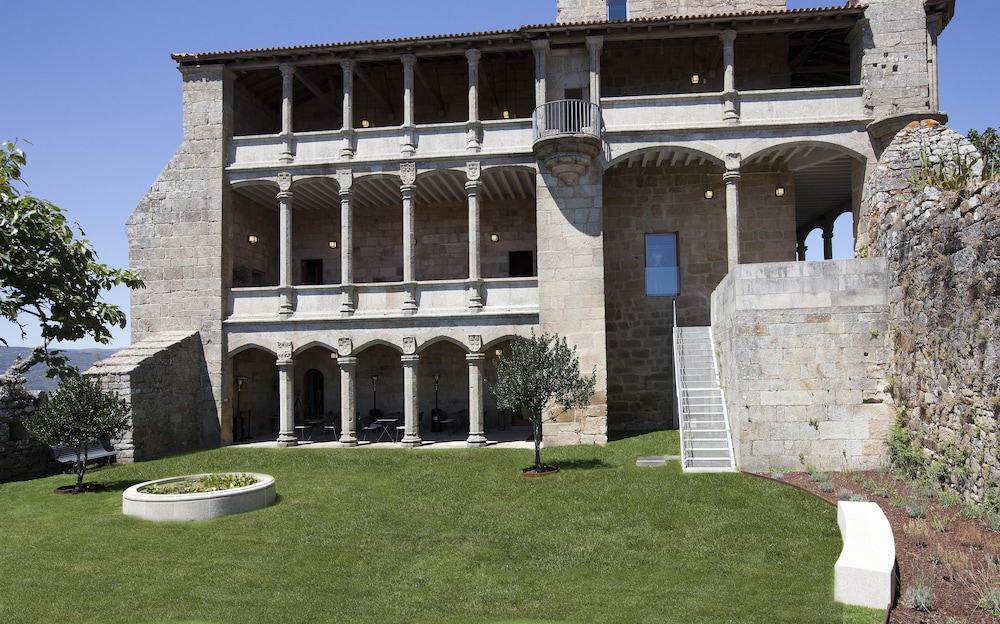 Parador Castillo De Monterrei 32/35