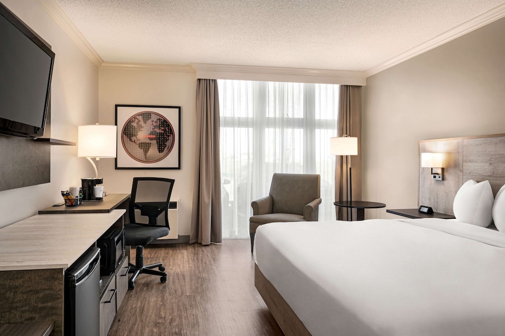 Ramada By Wyndham Cornwall 22/71