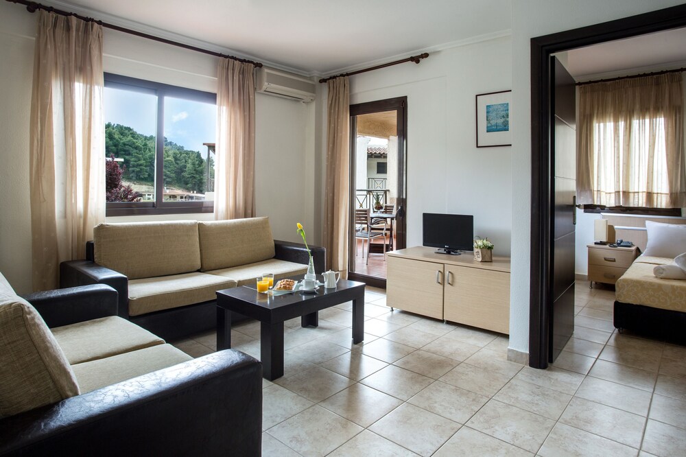 Elani Bay Resort 20/50