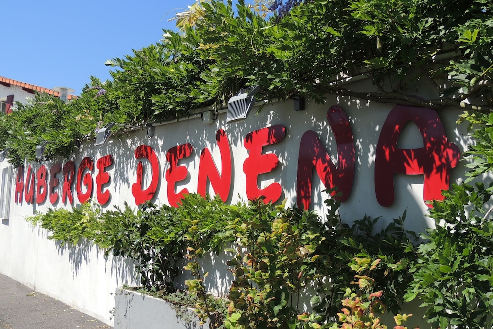 Auberge Denena 15/16