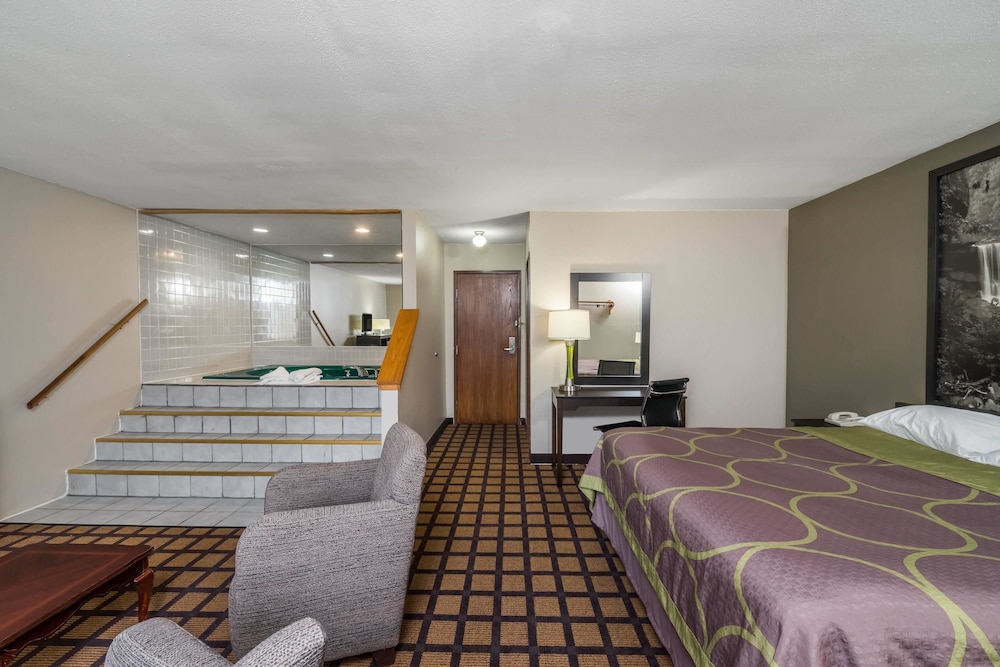 Deluxe, King Bed