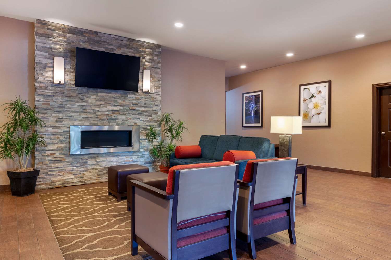 Comfort Inn & Suites Fayetteville-University Area 19/35
