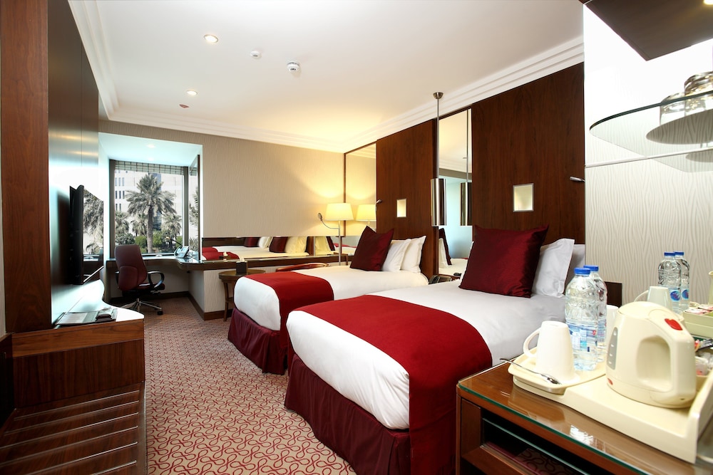 كراون بلازا الرياض منهال(Radisson Blu Hotel and Convention Center, Riyadh Minhal) 25/67