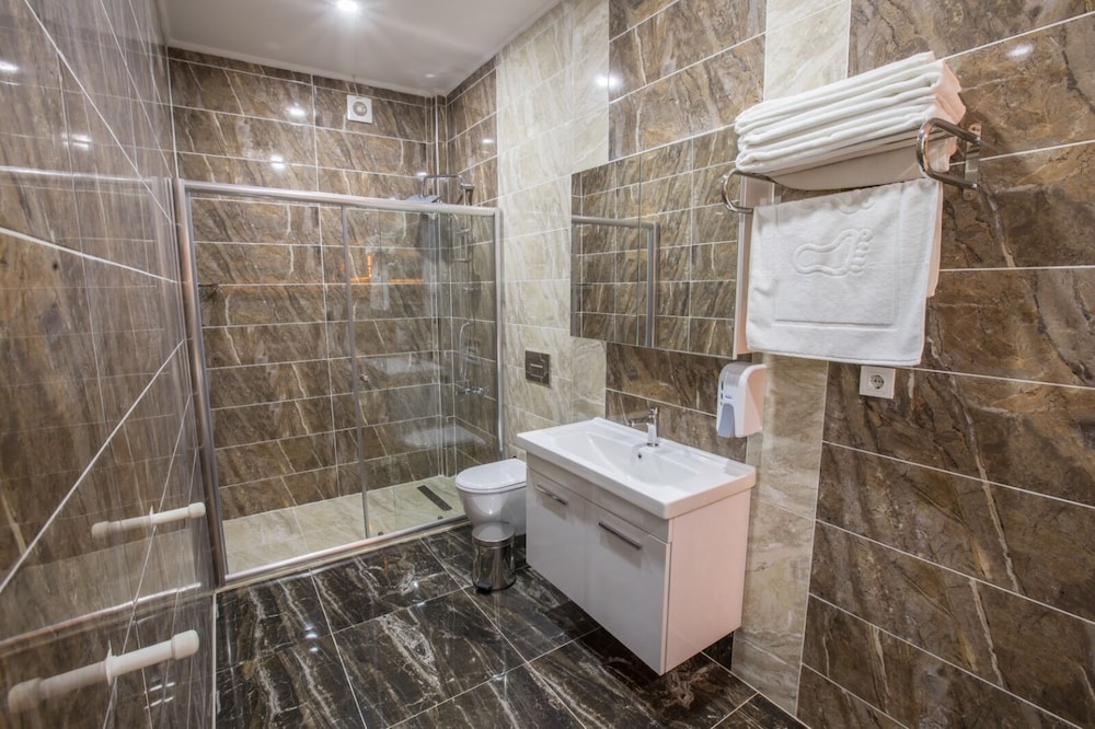 Elanis Suites 39/40