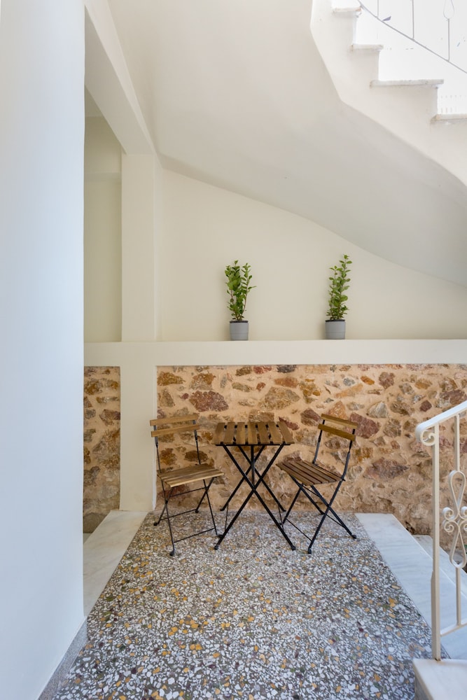 Dinostratus House 7/60