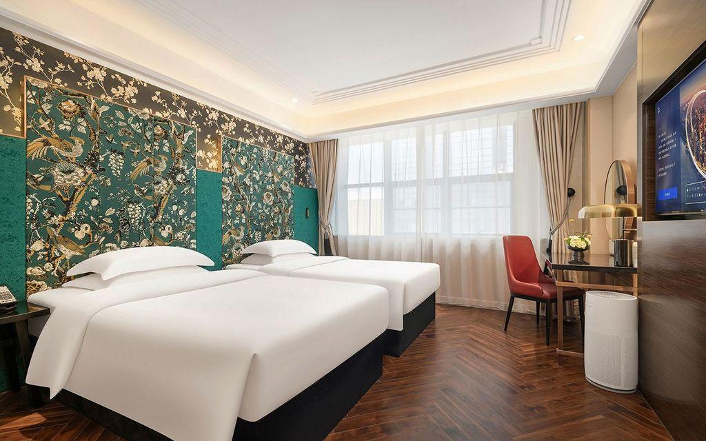 Extreme, Twin Beds