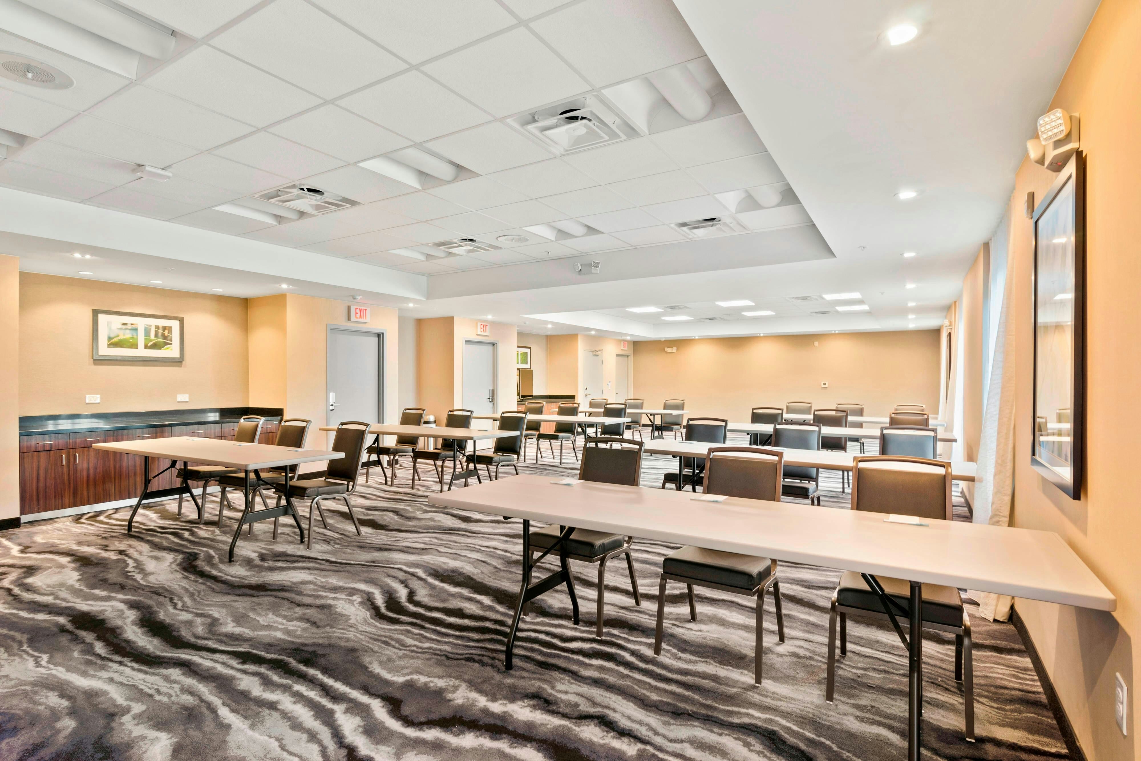 Fairfield Inn & Suites by Marriott St Petersburg North 23/25